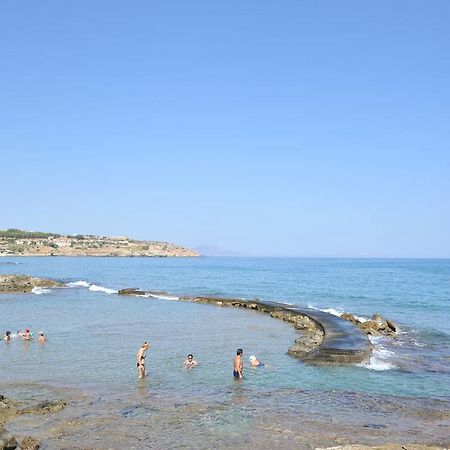 Apartment Froso On The Beach 罗希姆诺 外观 照片